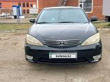 Toyota Camry 2005 годаүшін5 800 000 тг. в Актобе – фото 5