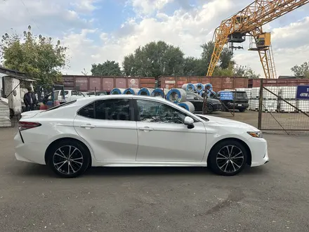 Toyota Camry 2018 года за 12 200 000 тг. в Алматы – фото 8