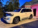 Toyota Land Cruiser 2017 года за 36 000 000 тг. в Тараз