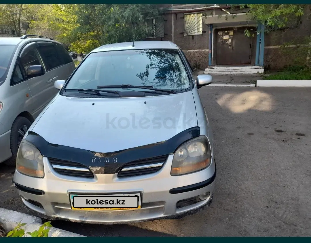 Nissan Tino, 2002