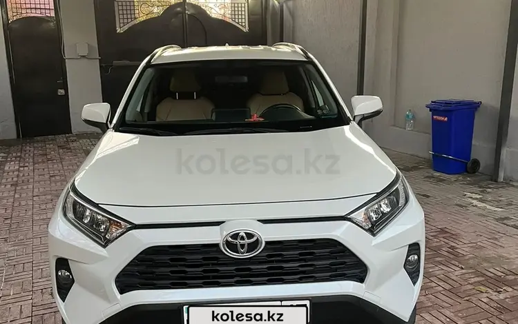 Toyota RAV4 2022 года за 14 500 000 тг. в Шымкент