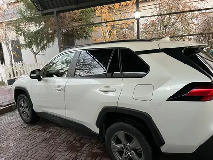 Toyota RAV4 2022 года за 14 500 000 тг. в Шымкент – фото 5