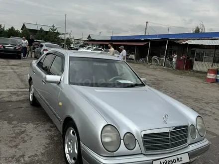 Mercedes-Benz E 280 1999 года за 4 200 000 тг. в Алматы