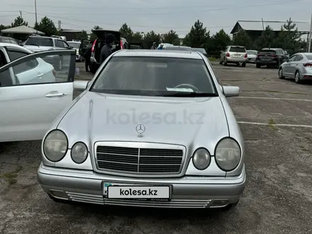 Mercedes-Benz E 280 1999 года за 4 200 000 тг. в Алматы – фото 2