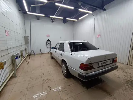 Mercedes-Benz E 200 1992 года за 1 050 000 тг. в Ерейментау – фото 7