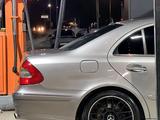 Mercedes-Benz E 320 2004 годаүшін4 800 000 тг. в Актау – фото 3