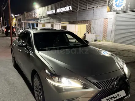Lexus ES 250 2019 года за 20 000 000 тг. в Алматы – фото 3