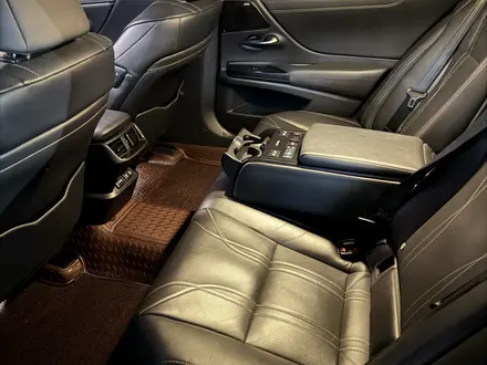 Lexus ES 250 2019 года за 20 000 000 тг. в Алматы – фото 12
