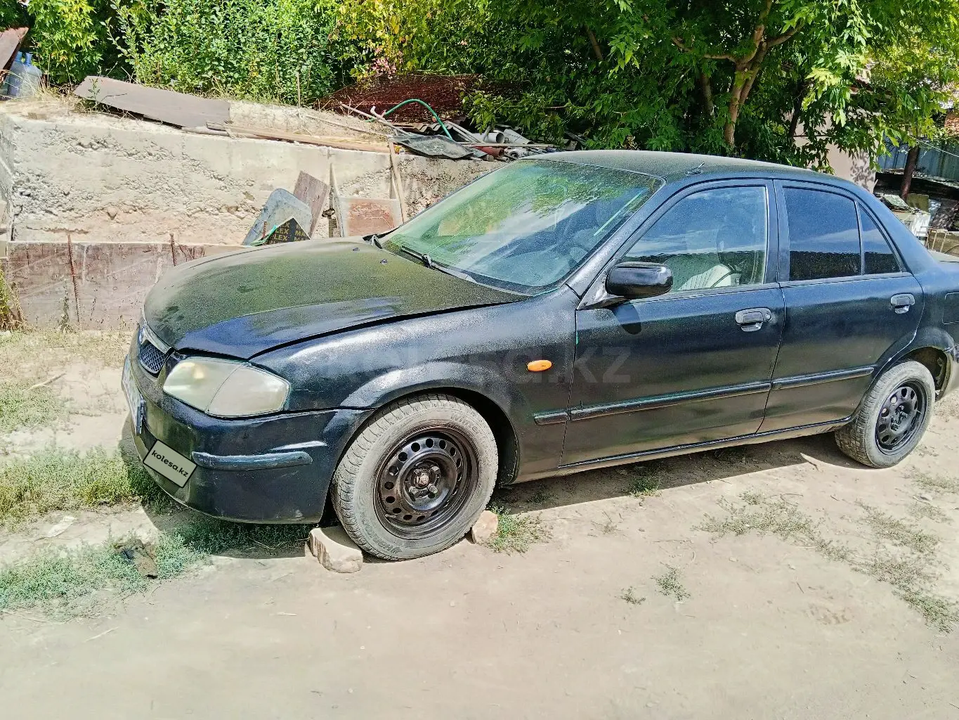 Mazda 323, 1999