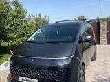 Hyundai Staria 2022 годаүшін18 600 000 тг. в Алматы – фото 4