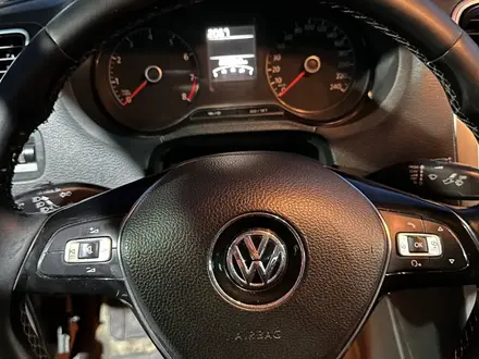 Volkswagen Polo 2015 года за 5 100 000 тг. в Атырау – фото 9