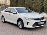 Toyota Camry 2015 года за 12 200 000 тг. в Алматы – фото 2