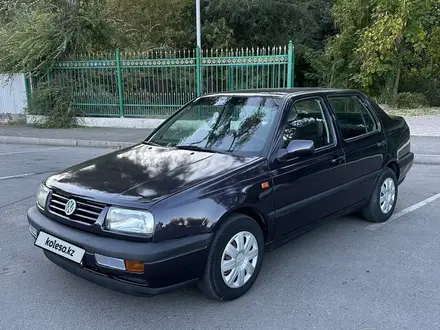 Volkswagen Vento 1993 года за 1 500 000 тг. в Тараз – фото 2