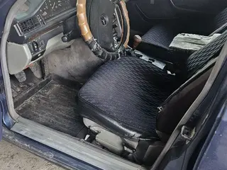 Mercedes-Benz E 230