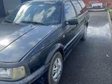 Volkswagen Passat 1991 годаfor800 000 тг. в Астана – фото 2