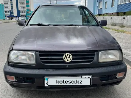 Volkswagen Vento 1993 года за 1 000 000 тг. в Семей – фото 2