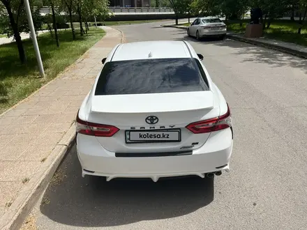 Toyota Camry 2020 года за 11 800 000 тг. в Астана – фото 15