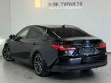 Toyota Camry Luxe eCVT 2025 года за 23 100 000 тг. в Астана – фото 2