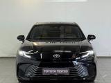 Toyota Camry Luxe eCVT 2025 года за 23 100 000 тг. в Астана – фото 5