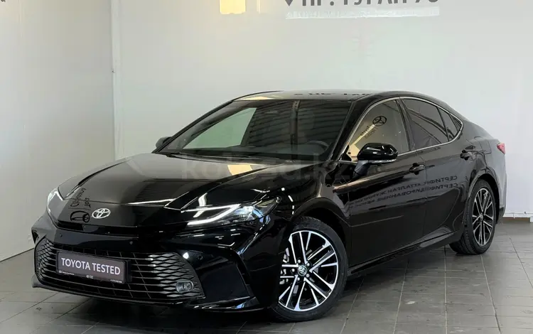 Toyota Camry Luxe eCVT 2025 года за 23 100 000 тг. в Астана
