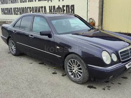 Mercedes-Benz E 230 1997 года за 3 300 000 тг. в Кокшетау – фото 3