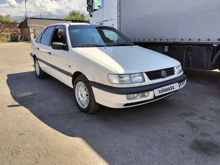 Volkswagen Passat 1995 года за 2 200 000 тг. в Алматы