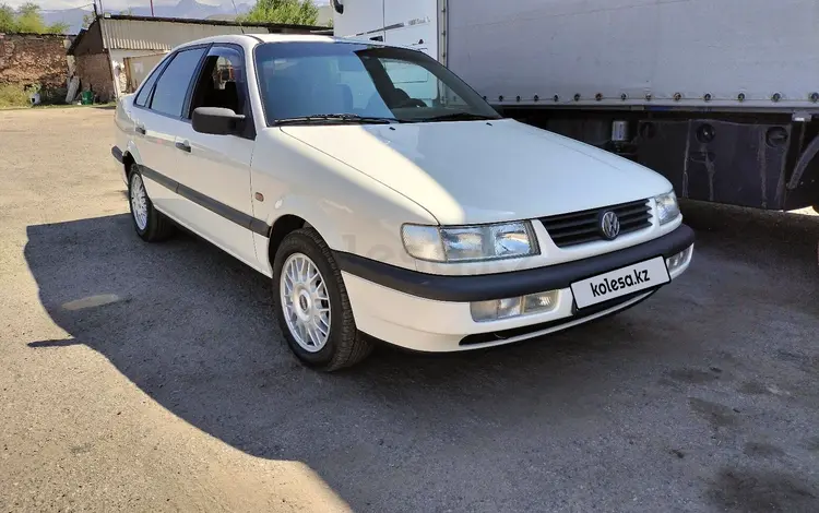 Volkswagen Passat 1995 годаүшін2 200 000 тг. в Алматы