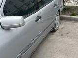 Mercedes-Benz E 230 1996 года за 1 380 000 тг. в Костанай – фото 5