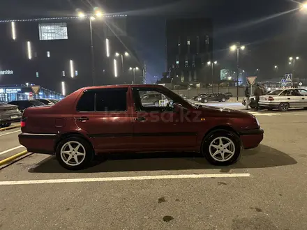 Volkswagen Vento 1992 года за 1 450 000 тг. в Шымкент – фото 4