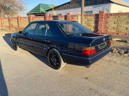 Mercedes-Benz E 300 1993 года за 1 100 000 тг. в Шиели – фото 5