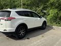 Toyota RAV4 2017 года за 11 100 000 тг. в Усть-Каменогорск – фото 3
