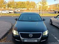 Volkswagen Passat 2006 годаfor2 300 000 тг. в Астана