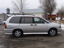 Nissan Prairie Joy, 1997
