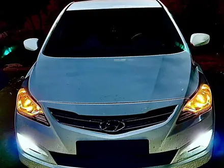 Hyundai Solaris 2015 года за 6 000 000 тг. в Актобе – фото 7