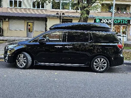 Kia Carnival 2016 года за 10 900 000 тг. в Алматы – фото 28