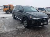 Hyundai Santa Fe 2019 года за 14 000 000 тг. в Астана – фото 2