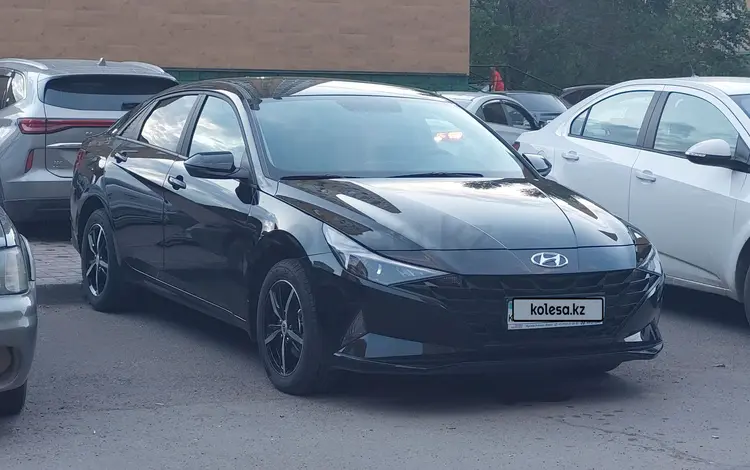 Hyundai Elantra 2023 годаfor9 800 000 тг. в Астана