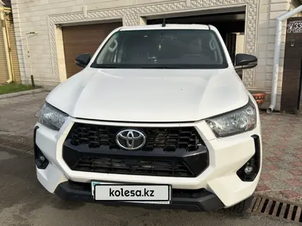 Toyota Hilux 2024 года за 23 000 000 тг. в Уральск