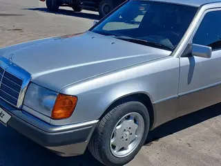 Mercedes-Benz E 260
