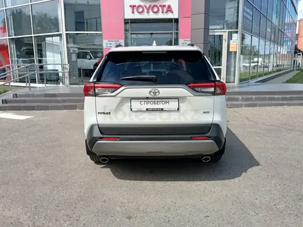 Toyota RAV4 2021 года за 15 990 000 тг. в Усть-Каменогорск – фото 4