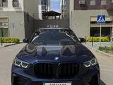BMW X5 M 2022 года за 60 000 000 тг. в Астана – фото 2