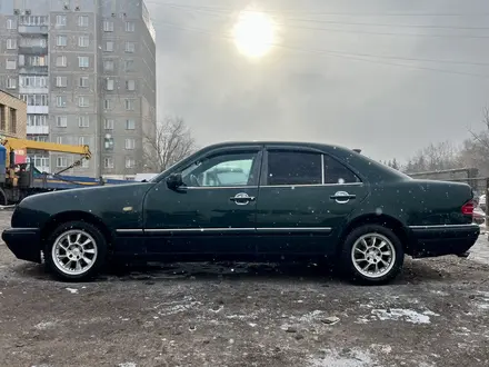 Mercedes-Benz E 230 1996 года за 2 000 000 тг. в Караганда – фото 5