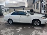 Toyota Camry 2002 годаfor4 500 000 тг. в Алматы – фото 4