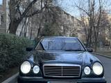Mercedes-Benz E 320 1998 года за 3 950 000 тг. в Алматы
