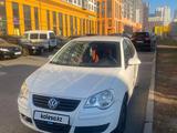 Volkswagen Polo 2010 годаүшін1 700 000 тг. в Астана – фото 2