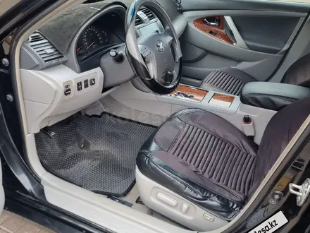 Toyota Camry 2007 года за 5 950 000 тг. в Караганда – фото 10