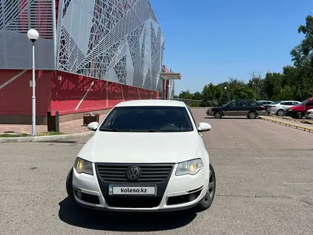 Volkswagen Passat 2005 года за 4 000 000 тг. в Алматы