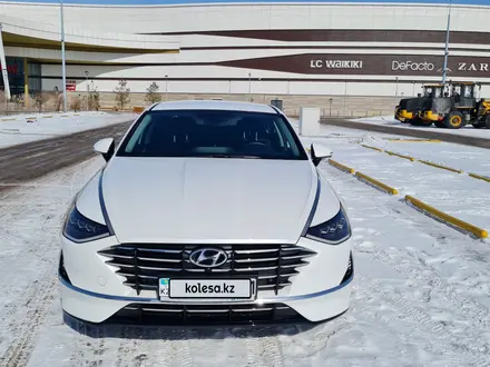 Hyundai Sonata 2021 года за 13 200 000 тг. в Астана – фото 3