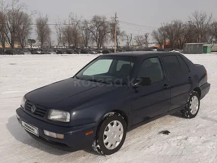 Volkswagen Vento 1995 годаүшін1 500 000 тг. в Алматы – фото 2