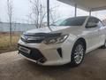 Toyota Camry 2015 годаfor11 400 000 тг. в Шымкент – фото 2